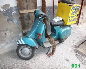 PIAGGIO VESPA DI COLORE BLU( TG9XFH9) (Fallimenti)